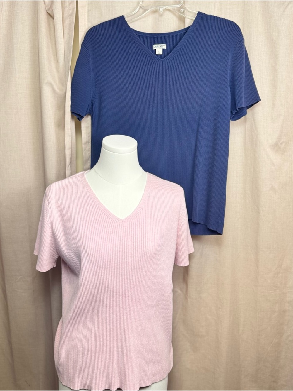 VTG Cotton V-Neck Ribbed Short Sleeve BUNDLE of 2! Pink & blue EUC size XXL - XL